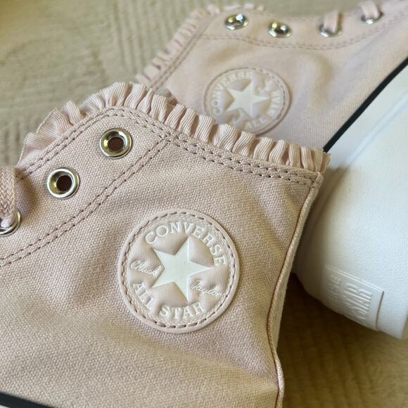 NEW Size 6Y Womens 7.5 Converse Chuck Taylor Lugged Lift High Pink Ruffle Shoe - Picture 4 of 10
